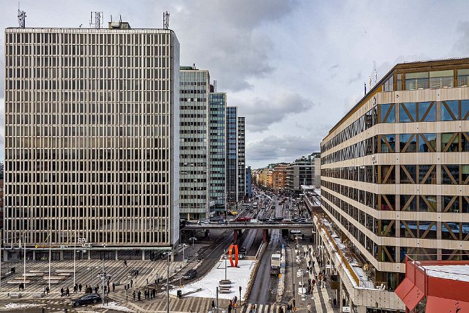 Hötorgsskraporna Sveavägen och de fem hötorsgskraporna fotograferad från Kulturhusets plan 5. Hötorgsskraporna, även kallade Hötorgshusen eller De fem trumpetstötarna...