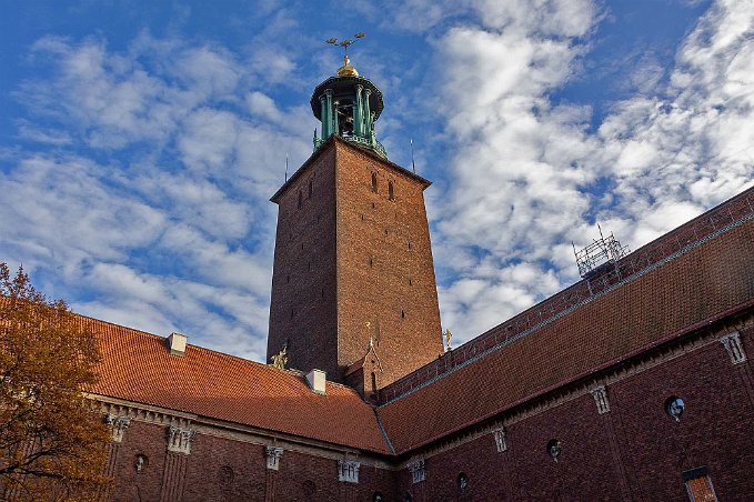 Stockholms stadshus Stockholms stadshus blev Östbergs mästerverk och dess rykte spreds över världen. Stadshusbygget har kallats den sista ”riktiga” byggnadshyttan i Sverige, där...