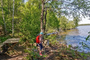 Rastplats Framme vid rastplatsen med utsikt ut mot Mälaren.