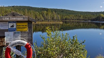 Lilla Svartsjön Lilla Svartsjön ligger vid Svartsjövägen mot Ängebo, cirka 15 kilometer norr om Ljusdal.
