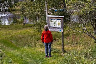 Kyrköns naturreservat Vandringsstart nedanför p-platsen. Reservatet ligger på en tydlig rullstensås som löper ut i Ljusnan vid Järvsö. Trots att ön sedan länge påverkats av mänsklig...