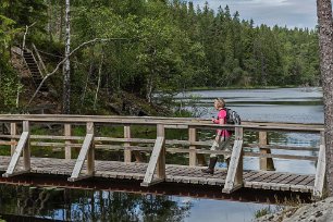 Tresticklans nationalpark Över det smala Tresticklasundet mellan Lilla och Stora Tresticklan.