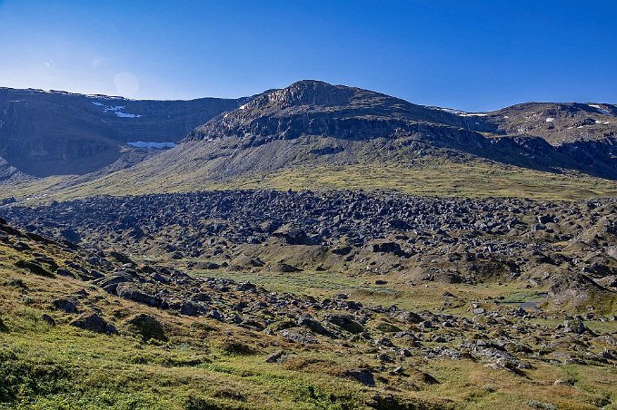 Trollsjön Början av dalgången Kärkevagge till Rissájávri (Trollsjön).