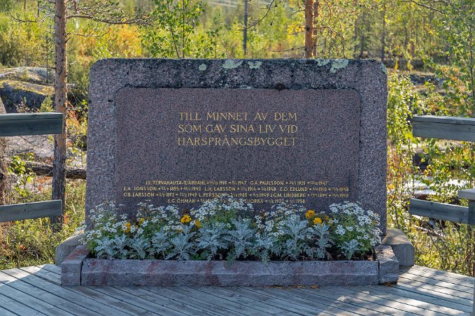 Harsprånget Minnessten vid Harsprångets kraftverk.