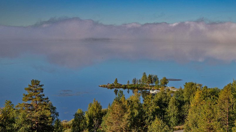 Dimma på Volgsjön Vilhelmina ligger intill Volgsjön (vy från Hotell Wilhelminas terass) , som ingår i Ångermanälvens övre sjösystem. Samhället hette också Volgsjö fram till 1804,...
