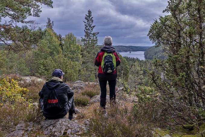 Utsikt från Marviksberget Utsikt över Låmgaedets Edets naturreservat och Marvikarna från det cirka 90 meter höga Marviksberget.