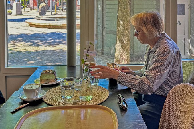 Fika i Kumla Café Svea vid Kumla torg var en utmärkt plats för fika.