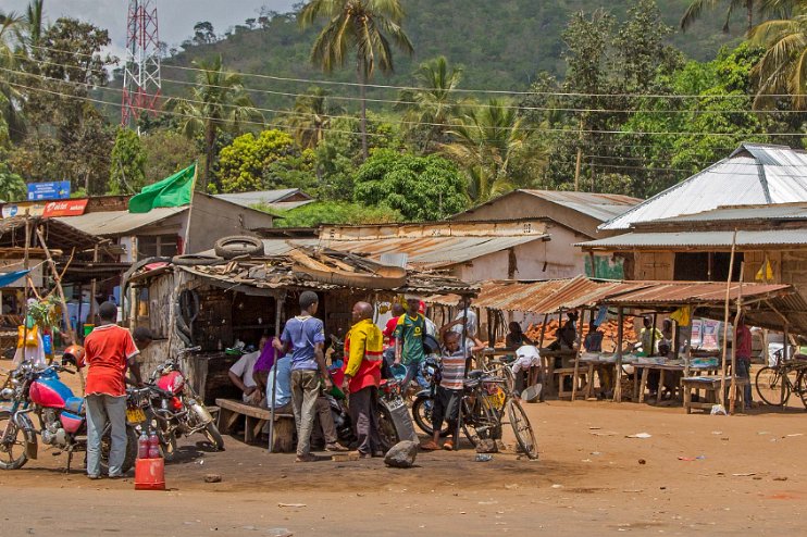 Marknad i Tanzania Marknad, drygt 4 timmars resa norr Dar Es SAalam